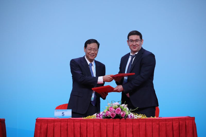 81ce51f36ed747d0bf5e04710171eee8